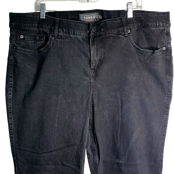 Torrid Bombshell Skinny Premium Jeans Size 24S Black Stretch Denim Sculpting Fit - Picture 3 of 8